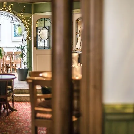 酒店 Mc Kevitts Village 2*