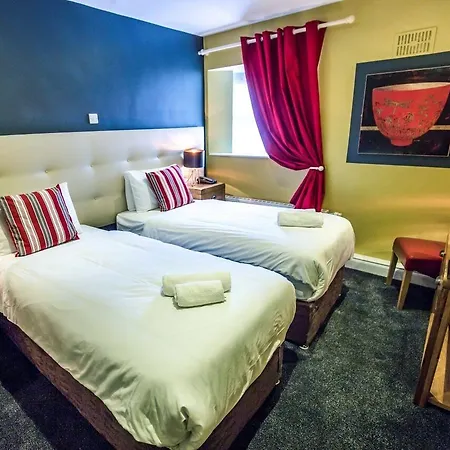 Mc Kevitts Village קרלינגפורד