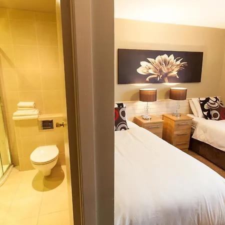 Mc Kevitts Village קרלינגפורד