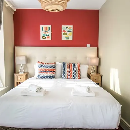 מלון Mc Kevitts Village 2*