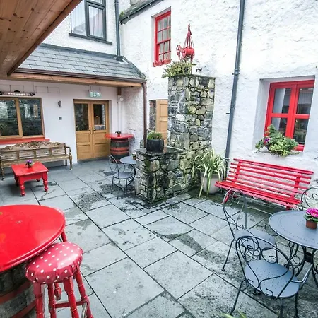 מלון Mc Kevitts Village 2*